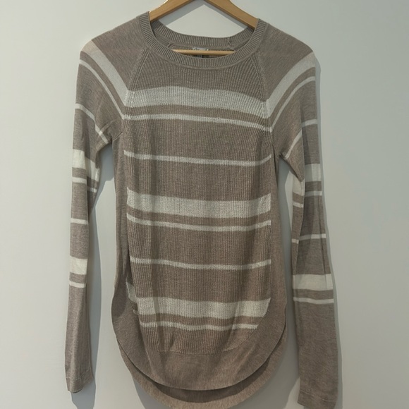 White and beige striped sweater - Picture 1 of 2